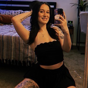 Live sex webcam photo for SabrinaRain #278188819