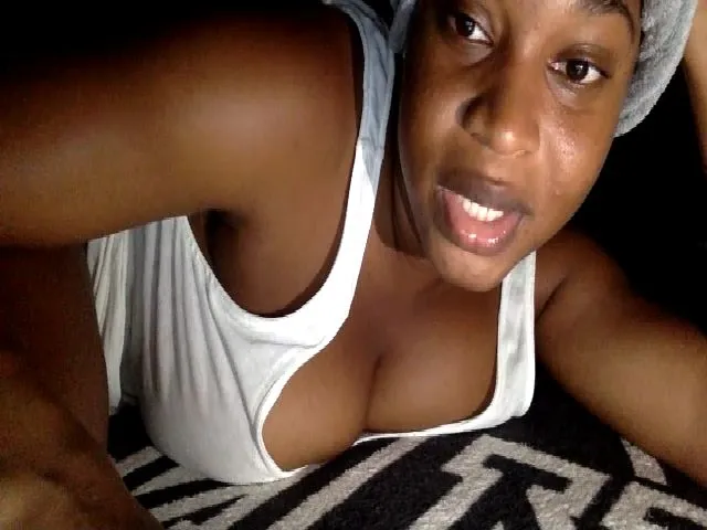 Live sex webcam photo for SaffireBleu #273963933