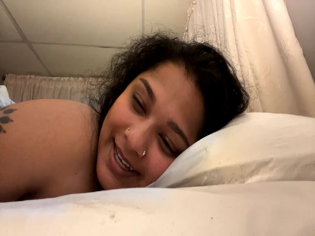 Live sex webcam photo for SahbrinaXO #274132785