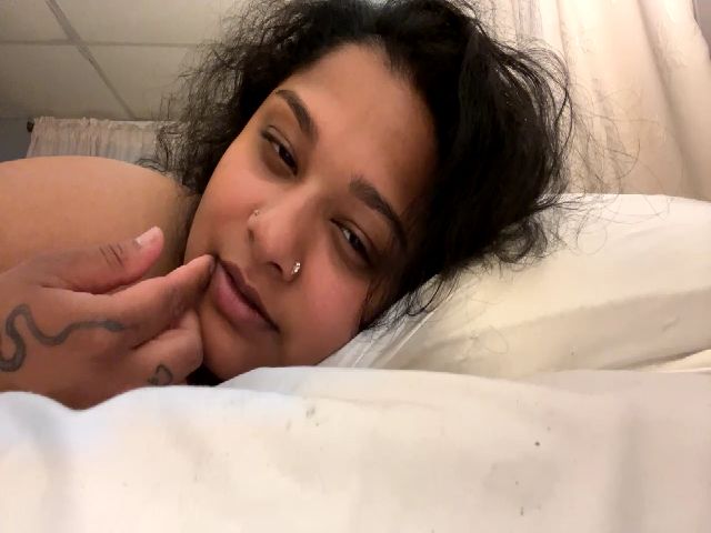 Live sex webcam photo for SahbrinaXO #274132819