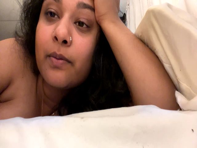 Live sex webcam photo for SahbrinaXO #274132861