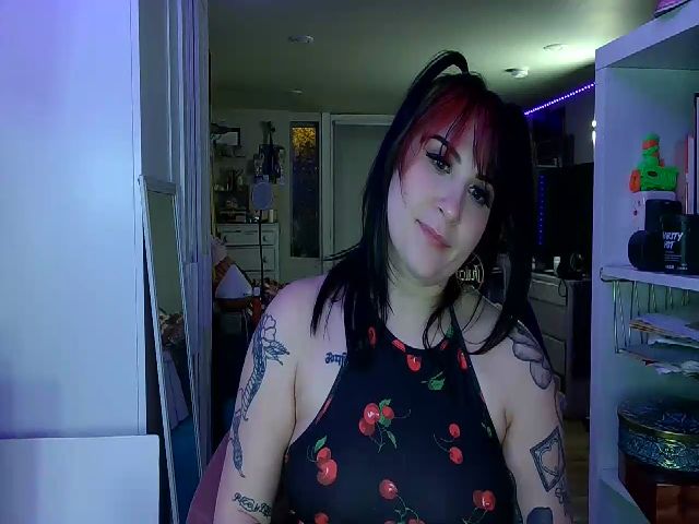 Live sex webcam photo for SailorRose8 #271748375