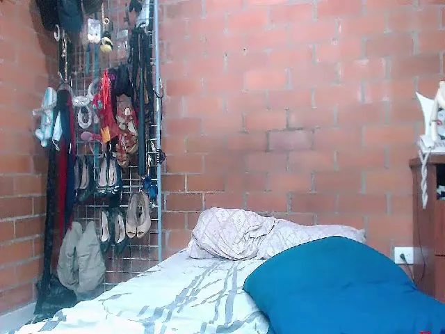 Live sex webcam photo for SaimaJayeb #271997586