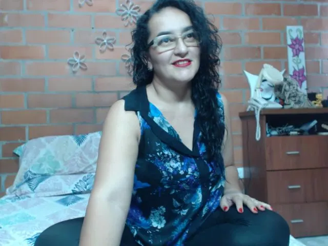 Live sex webcam photo for SaimaJayeb #272083491