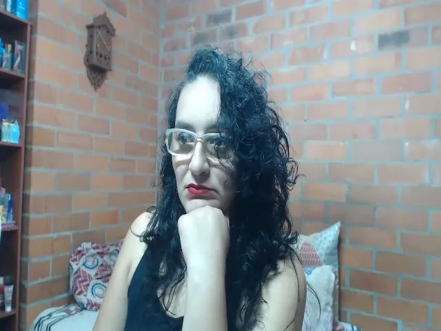 Live sex webcam photo for SaimaJayeb #272678624