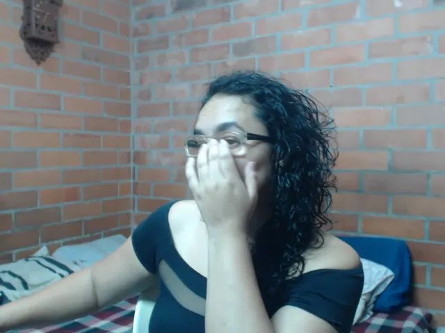 Live sex webcam photo for SaimaJayeb #272983782