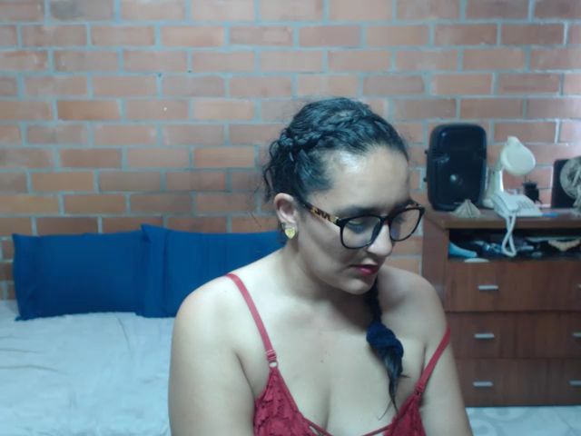 Live sex webcam photo for SaimaJayeb #273539359