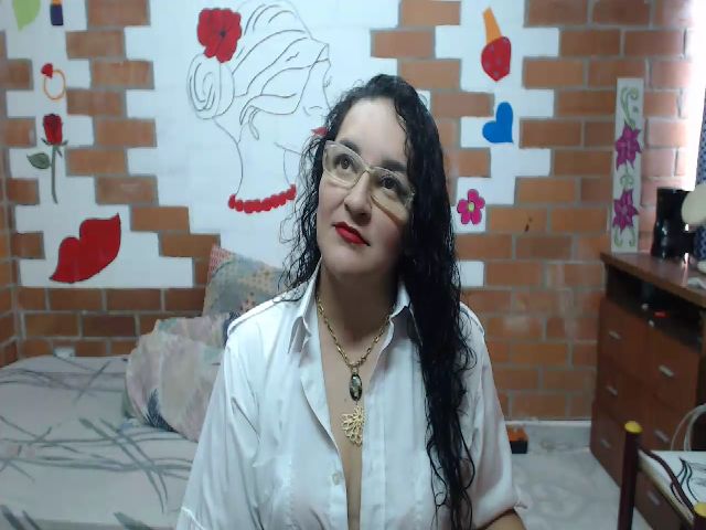 Live sex webcam photo for SaimaJayeb #274068110