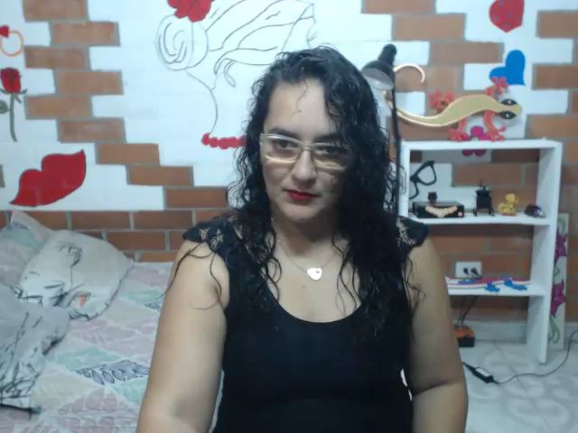 Live sex webcam photo for SaimaJayeb #274533213