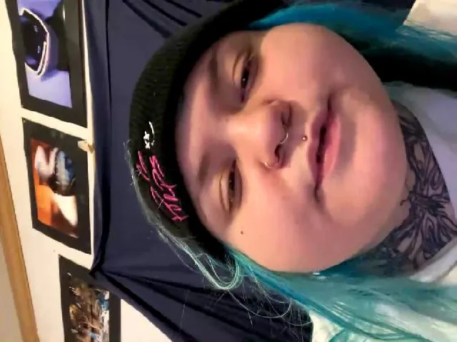 Live sex webcam photo for SaintUltra420 #273479677