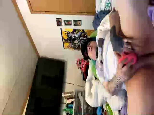 Live sex webcam photo for SaintUltra420 #273479755