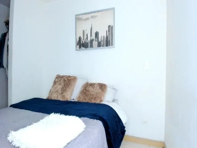 Live sex webcam photo for Salogarces #272647262