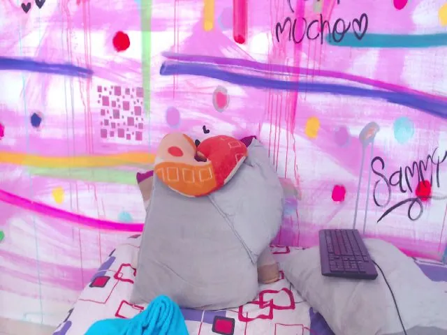 Live sex webcam photo for SalomeFrancoo #271731678