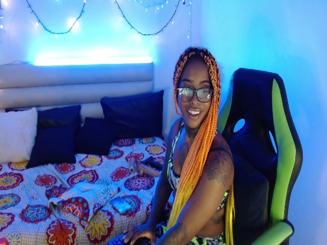 Live sex webcam photo for Samaantafox #272249035