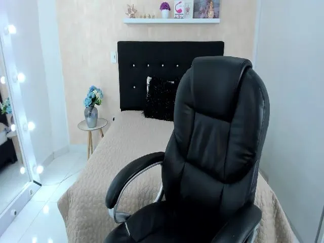 Live sex webcam photo for Samanta_brown #274070979