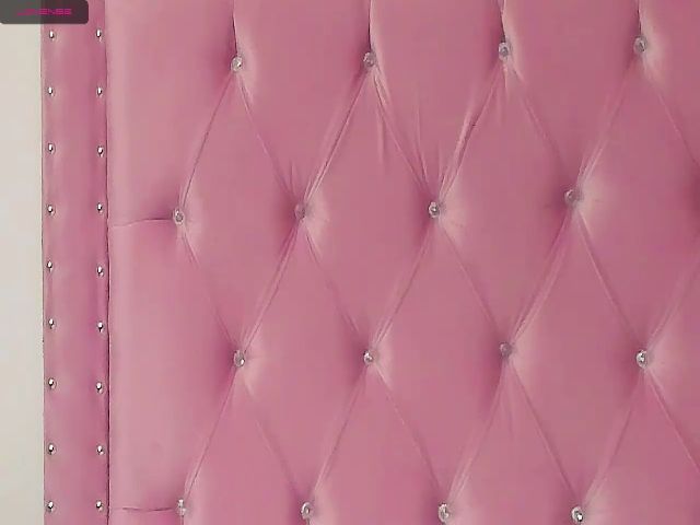 Live sex webcam photo for Samantha06 #273616359