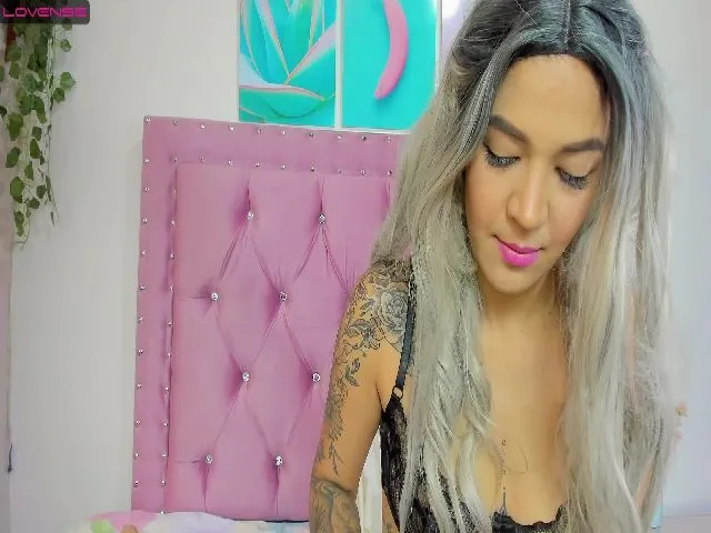 Live sex webcam photo for Samantha06 #273754643