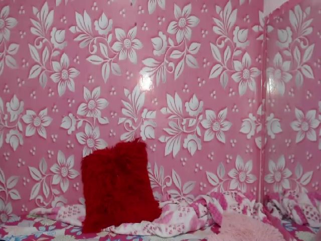 Live sex webcam photo for SamanthaFox4U #272525076