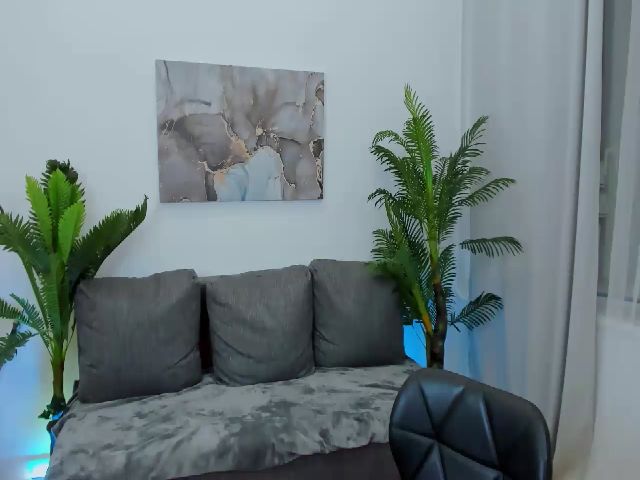 Live sex webcam photo for Samantha_Si #271722506