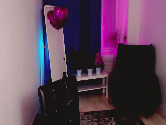 Live sex webcam photo for Samantha_Si #272514673