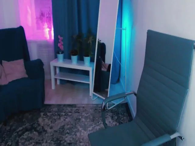 Live sex webcam photo for Samantha_Si #272686056