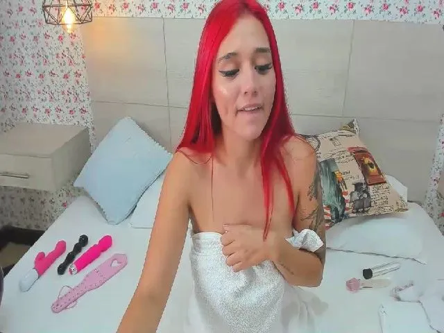 Live sex webcam photo for Samantha_dee #271921132