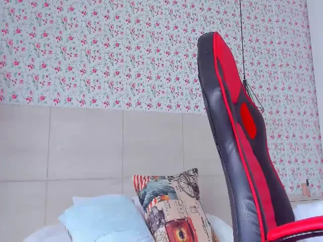 Live sex webcam photo for Samantha_dee #271994614