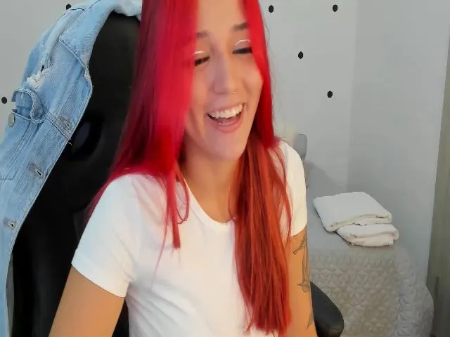 Live sex webcam photo for Samantha_dee #272188349