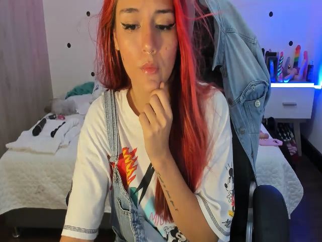 Live sex webcam photo for Samantha_dee #272672970