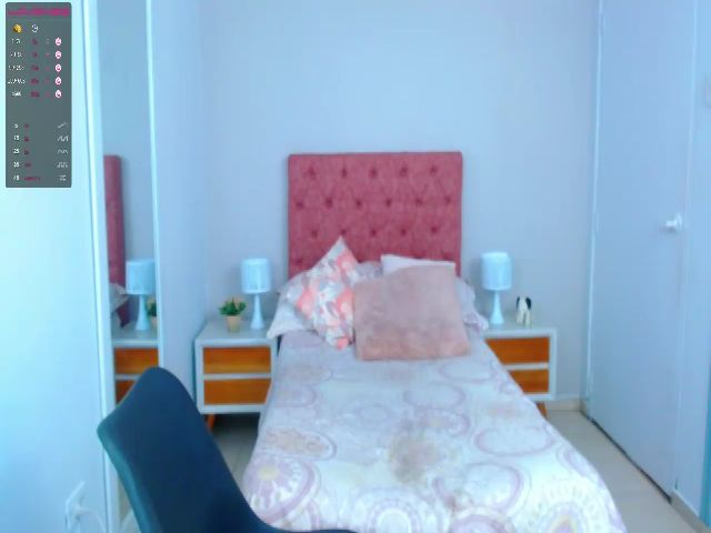 Live sex webcam photo for Samy_angel #274295549