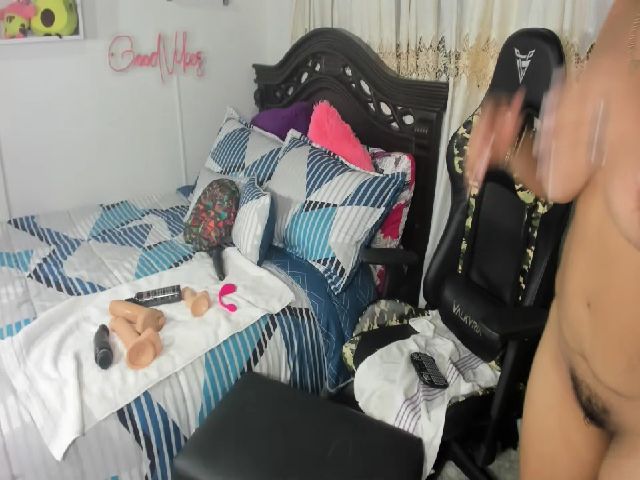 Live sex webcam photo for Samyferrer #273519448