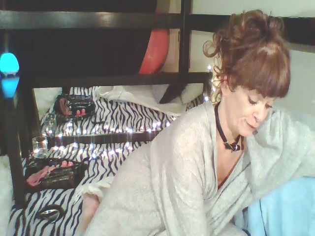 Live sex webcam photo for Samyluvxxx #272232058