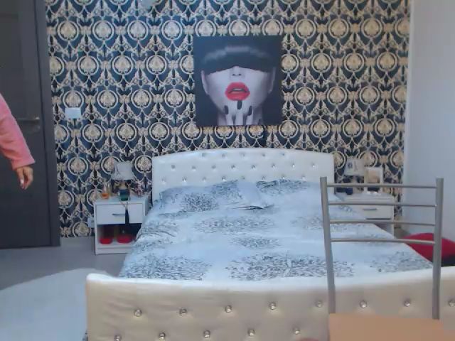 Live sex webcam photo for SandraBigAss #274591439