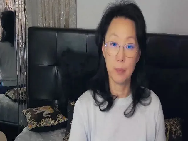 Live sex webcam photo for SandraMia #273686523