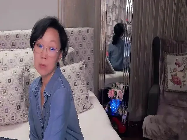 Live sex webcam photo for SandraMia #274092950