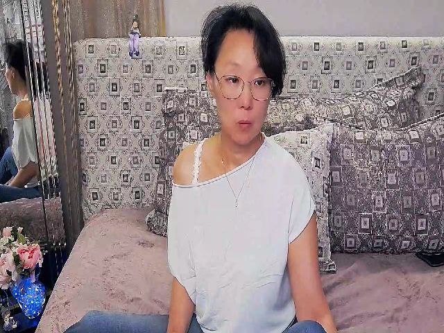 Live sex webcam photo for SandraMia #274198583