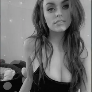 Live sex webcam photo for SaraBellaaa #289716135