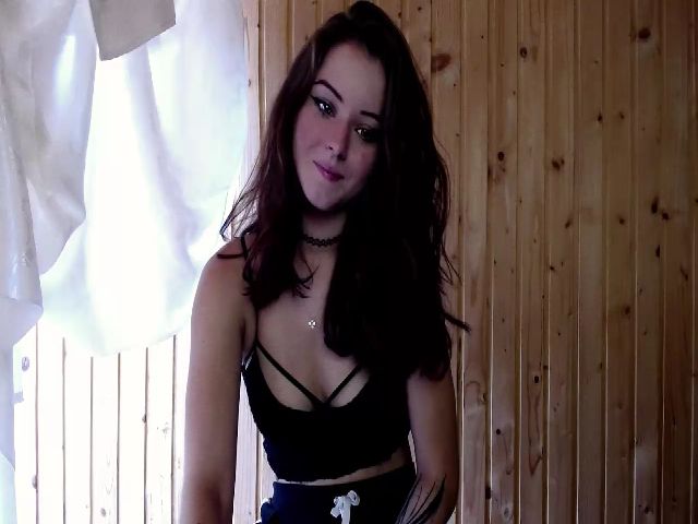 Live sex webcam photo for SaraFlash #275215824