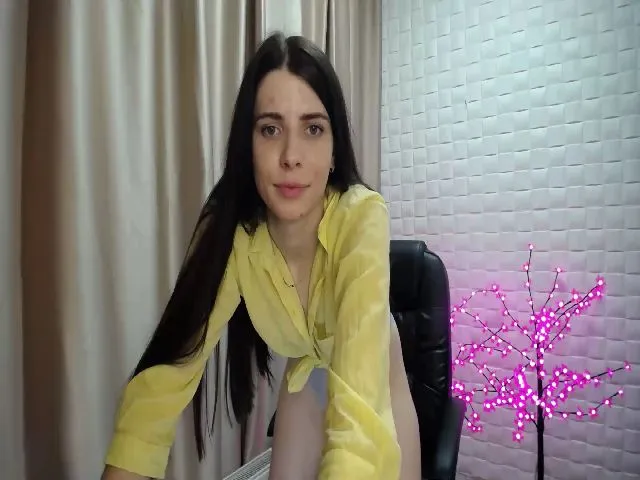 Live sex webcam photo for SaraRich #272514590