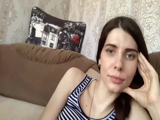 Live sex webcam photo for SaraRich #272755350