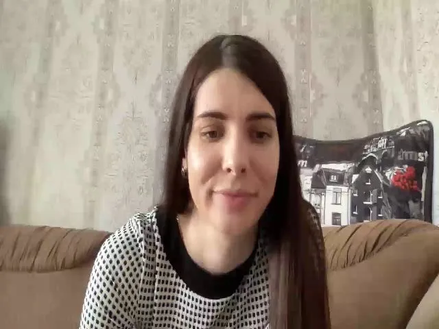 Live sex webcam photo for SaraRich #272790137