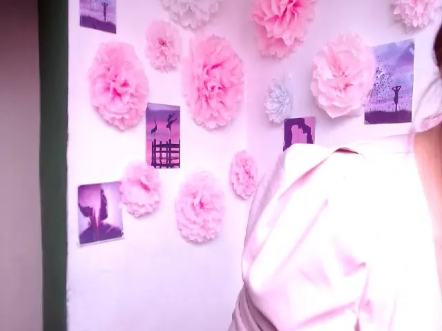 Live sex webcam photo for Sara_cute24 #273151480