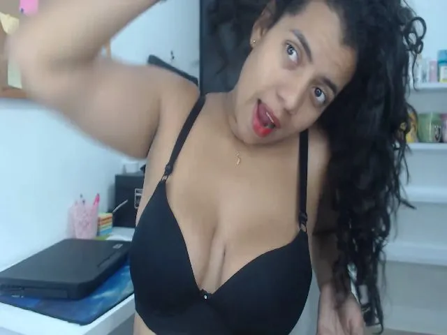Live sex webcam photo for Saraboom #272198874