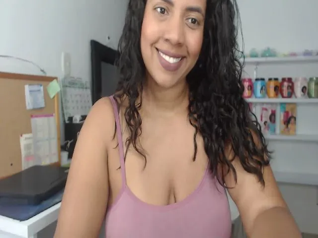 Live sex webcam photo for Saraboom #272458500