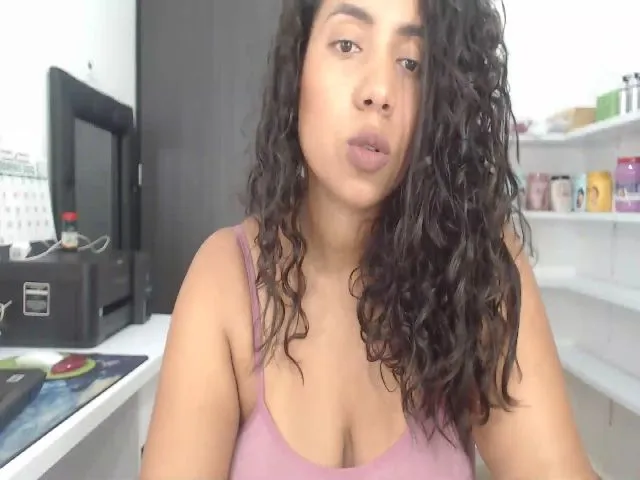 Live sex webcam photo for Saraboom #272458760