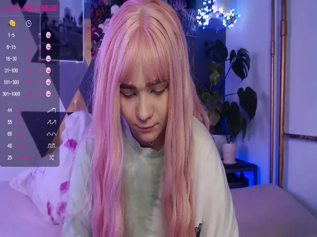 Live sex webcam photo for Sarah_Wonder #273041893