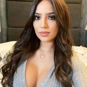 Live sex webcam photo for SashaSwan