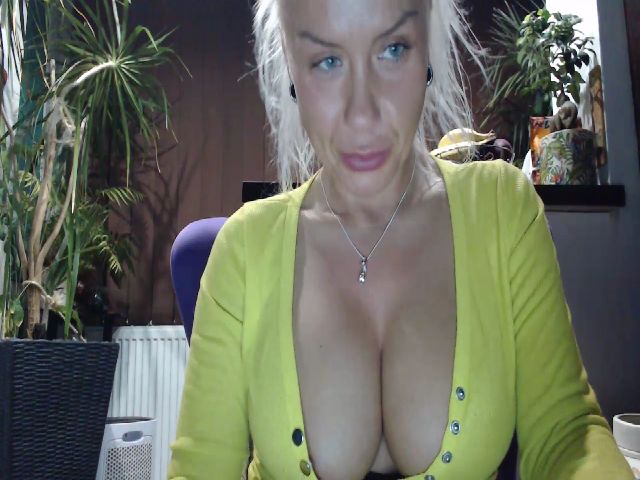 Live sex webcam photo for Sasha_Green #273027704