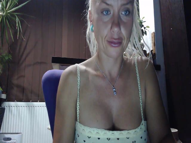 Live sex webcam photo for Sasha_Green #274500512