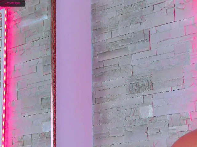 Live sex webcam photo for SashaaRose #273480059